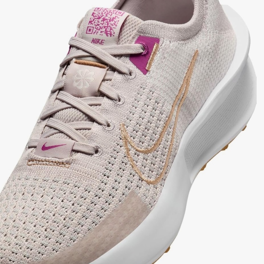 Nike Women’s Interact Run Running Shoes - Picture 7 of 16